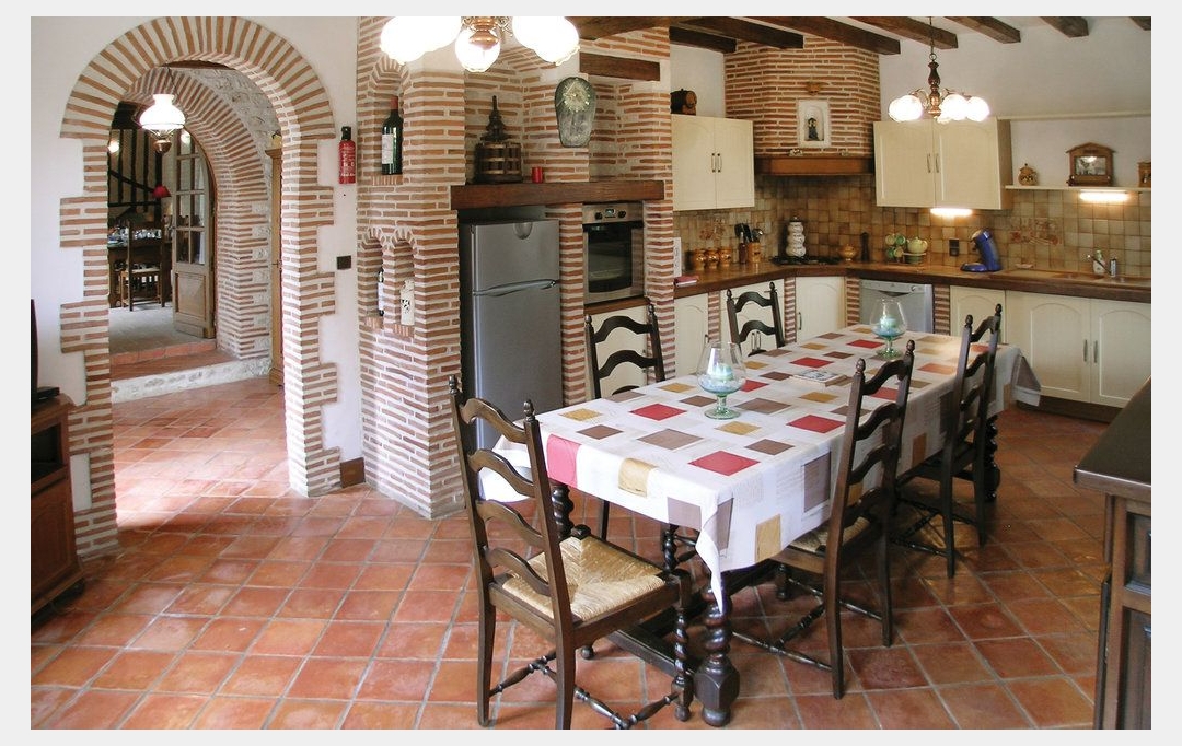 FAMICITY DIJON : House | GARDONNE (24680) | 680 m2 | 1 575 000 € 